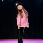 Σετ Φόρμα Με Φουντάκια Στην Μπλούζα Και Βελούδινο Παντελόνι-Κολάν - Serafino